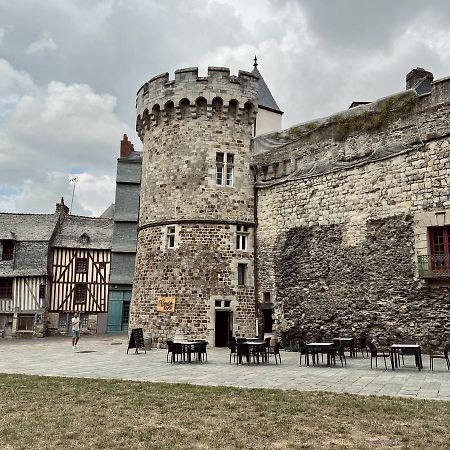 Les Suites De La Tour D'Embas Vitré Eksteriør bilde