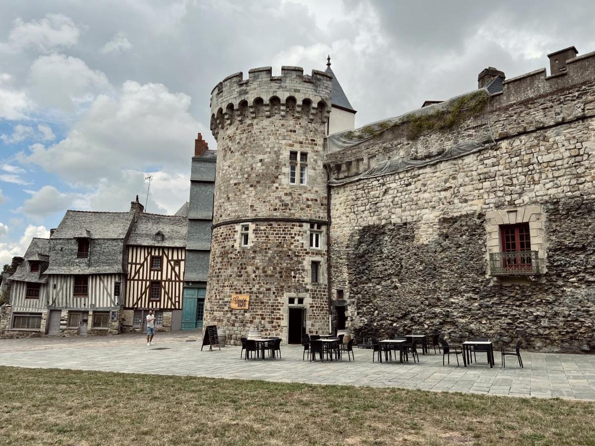 Les Suites De La Tour D'Embas Vitré Eksteriør bilde